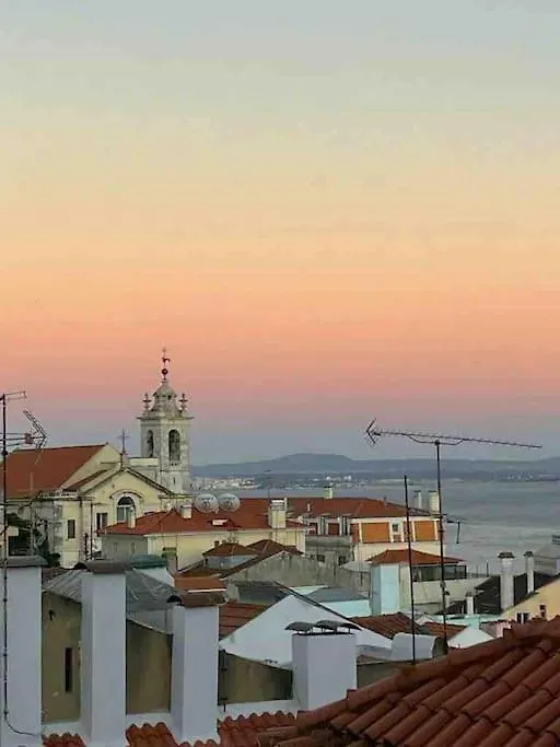 Historical 3 Bedroom Duplex Apartment In Lisboa