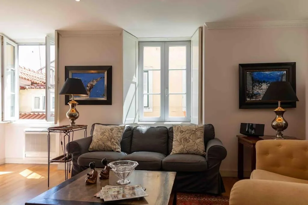 Historical 3 Bedroom Duplex Apartment In Lisboa Portekiz