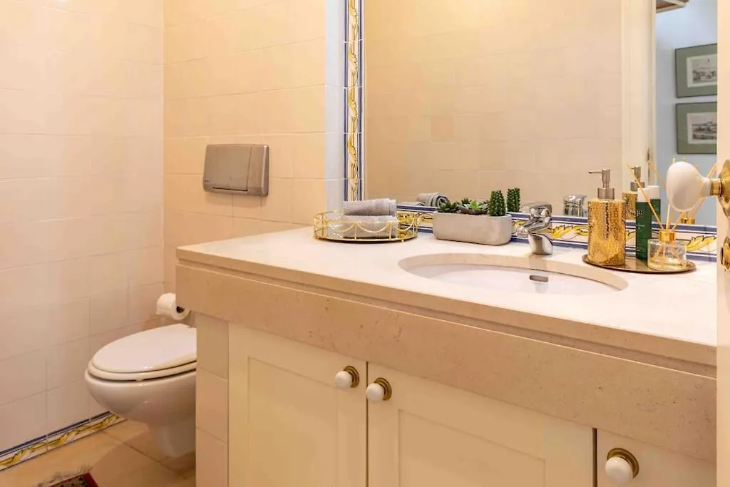 Historical 3 Bedroom Duplex Apartment In Lisboa