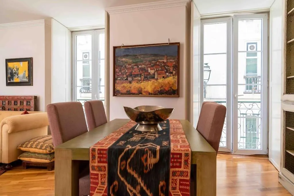 Historical 3 Bedroom Duplex Apartment In Lisboa Portekiz