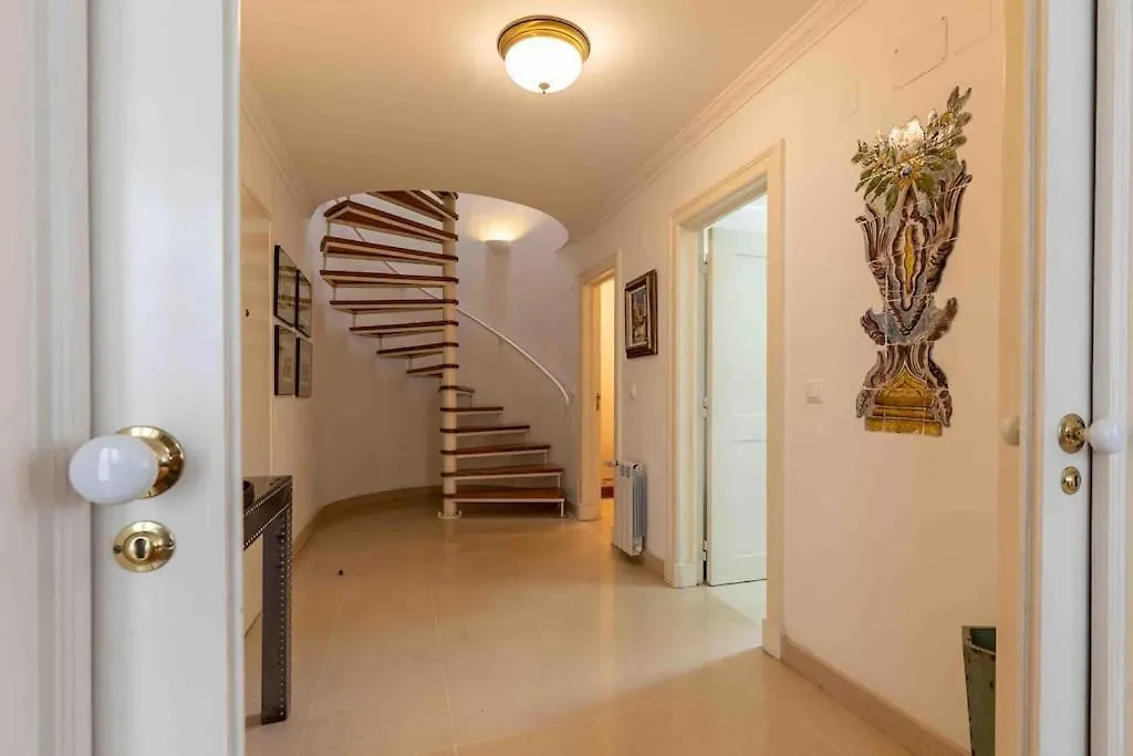 Historical 3 Bedroom Duplex Apartment In Lisboa